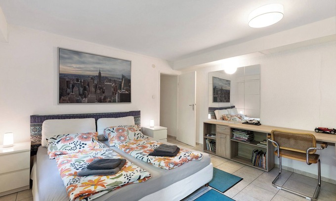 Charlottenburg-Wilmersdorf Apartamento | Messe Apartment Berlin" que admite mascotas, con jardín, terraza y Wi-Fi