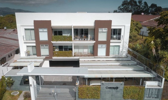 El Cipres Apartamento | Centrally located, bright and fully equipped!