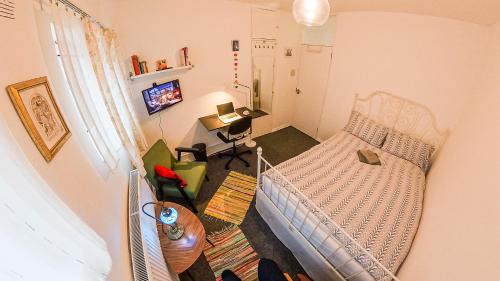 Shacklewell Casa | Centrally Located Comfortable Room in London