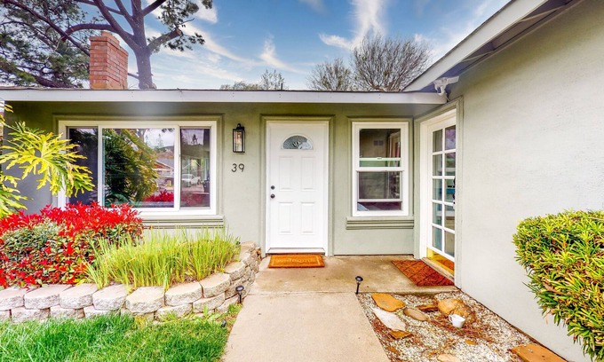 Edenvale Casa | Centrally Located - Dog-Friendly - Enclosed Yard