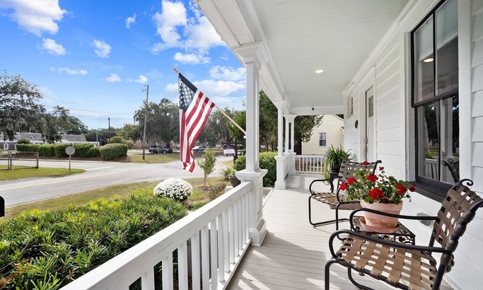 Uptown Casa | Centrally located - Downtown Beaufort