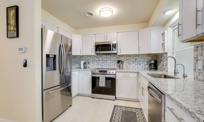 Oakland Hills Cabaña | Centrally Located Home in Rotonda West w/ Patio