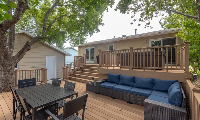 West End Casa | Centrally located, huge shaded patio with hot tub! Entire place to yourself!