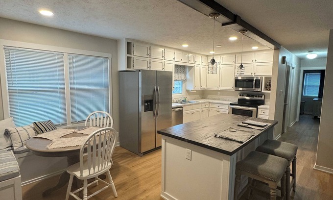 South Central Omaha Casa | Centrally located ranch home in quiet neighborhood. Large shady fenced backyard
