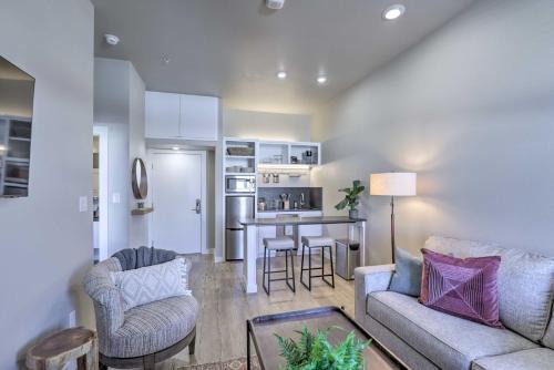 Downtown Apartamento | Centrally Located San Marcos Unit with Parking!