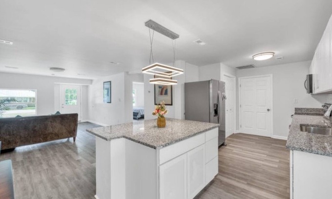 Walterboro Casa | Centrally Located Serene home away from home. Come be our guest!
