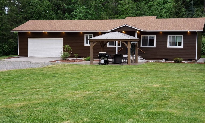 Bonney Lake Casa | Casa céntrica en Sumner / Bonney Lake, ubicada en una finca de 5 acres