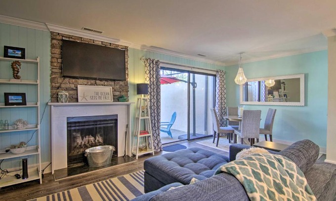 Bethany Beach Casa | Centrally Located Townhome about 1 Mi to Bethany Beach