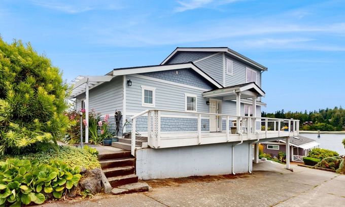 Suquamish Casa | Centrally located waterfront home with ocean view, home office, grill, fireplace