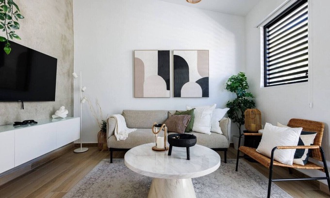 Eleanor Roosevelt Casa | Centric Boho Haven in Hato Rey | Unit 2