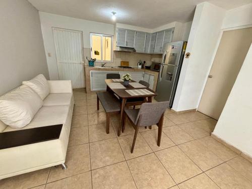 Culiacán Apartamento | Centrico, Cama King Size & Cocina Cerca de la UAS