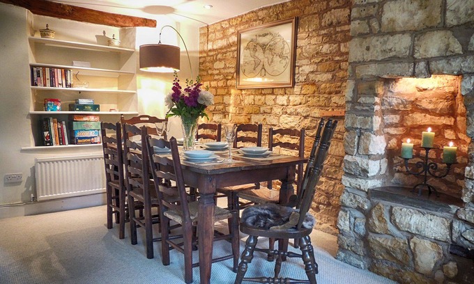 Moreton-in-Marsh Cabaña | Century House