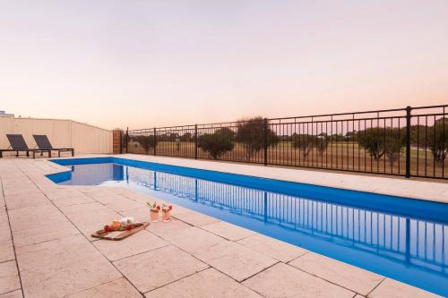 Dunsborough Casa | Ceol Na Mara - Luxury Pool Escape with Golf Views