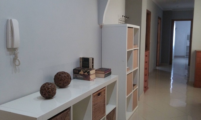 Dean Pequeno Apartamento | Apartamento Cervantes Ideal para familias y grupos que buscan espacio