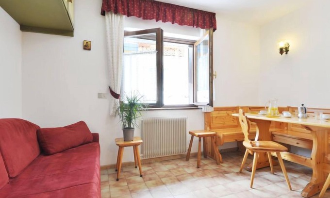 Alba Apartamento | Cesa Fraines by Interhome