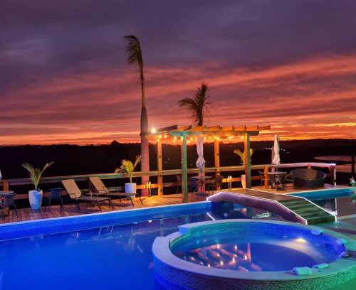 Piratuba Casa | Chácara Arena JK com Piscina integrada com Sauna e Hidromassagem