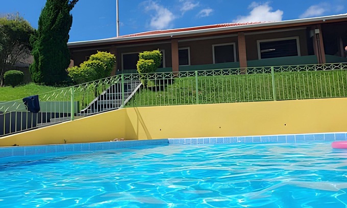Bom Jesus dos Perdoes Casa | Chácara com piscina aquecida- Perdões