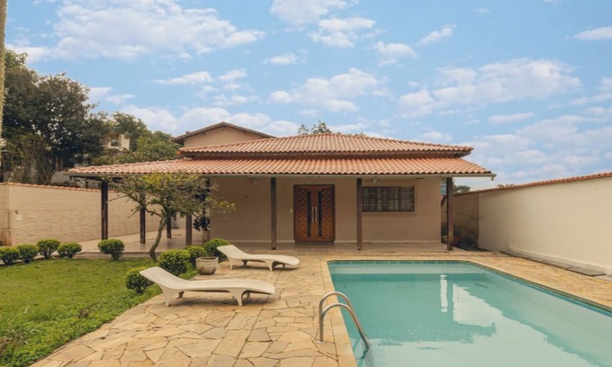 Suzano Chalet De Esquí | Chácara com churrasqueira, salão de jogos e Wi-fi