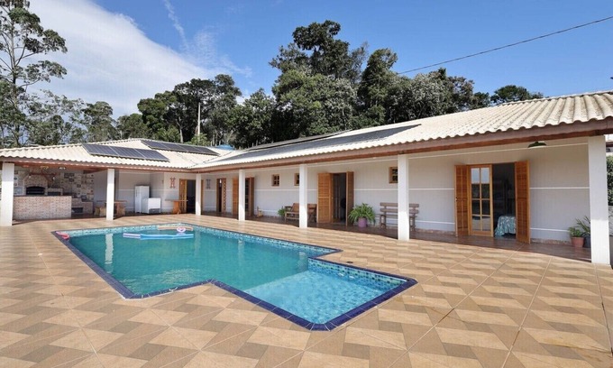 Ibiuna Chalet De Esquí | Chácara com piscina, churrasq e WiFi, pet friendly