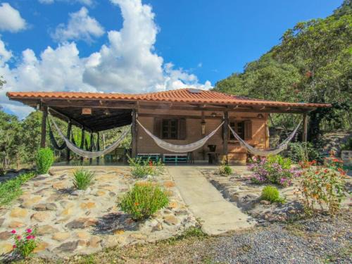 Cavalcante Casa | Chácara Morro da Pedra