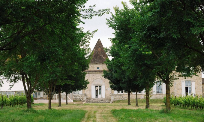 Espiens Otro | Château de Mazelières is a peaceful setting for a relaxing vacation