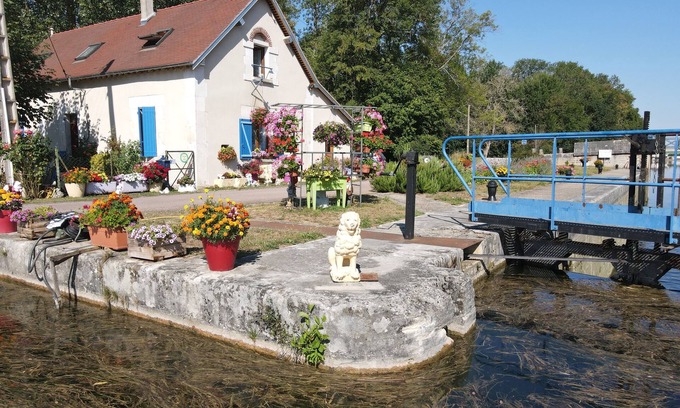 Les Houches Casa | Cabaña Château de Montboulon con piscina