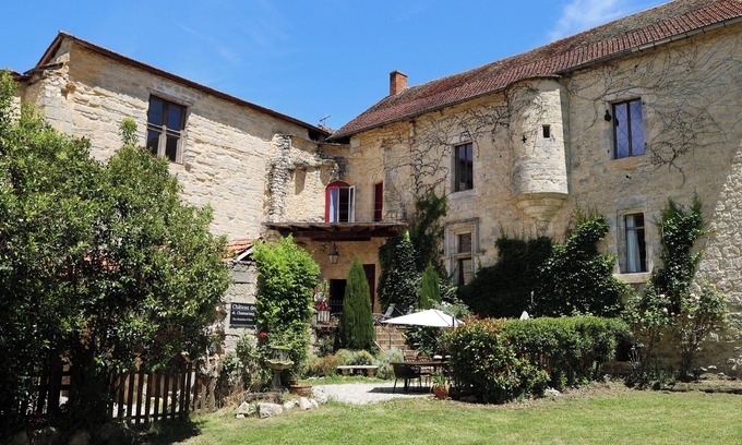 Saint-Chamarand Otro | Château de Saint Chamarand - Large & Small Gîtes