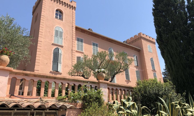 Puget-sur-Argens Otro | Château de Vaucouleurs - Terraza y piscina