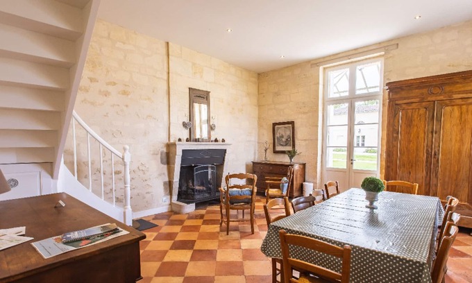 Latresne Casa | Château Gassies Gîte "Calèche"