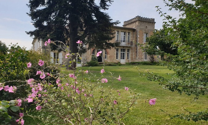 Saint-Ciers-de-Canesse Otro | Château Les Tours Séguy