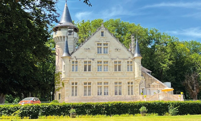 Lencloitre Casa | Château Picol - Vacation in a historic castle near Poitiers