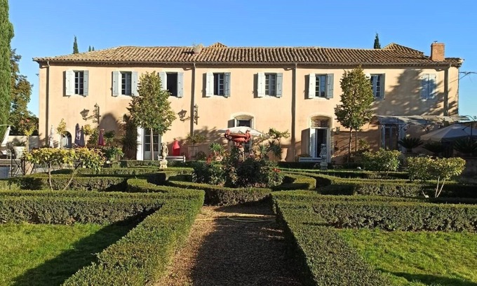 Bouillargues Otro | Château provençal and swimming pool- 11 pers
