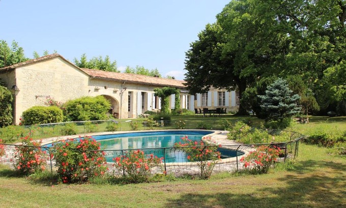 Labarde Casa | Château Rosemont - Grande maison familiale campagne dans le Médoc avec piscine et tennis à 15 mn Bordeaux