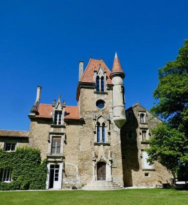 Bollene Casa | Château Rouge - petit château avec piscine - 8 chambres
