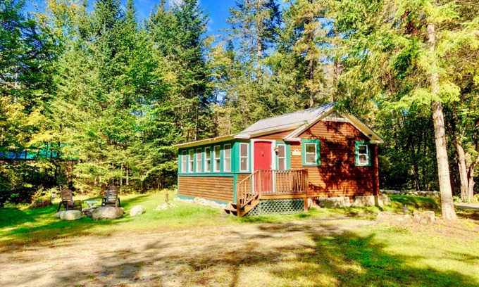 Franconia Casa | CH Adorable cottage in Franconia minutes from Cannon, Franconia Notch! Fire Pit, wifi, laundry
