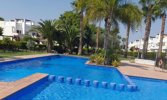 Alhama de Murcia Casa | Cheerful townhouse with porch and jacuzzi