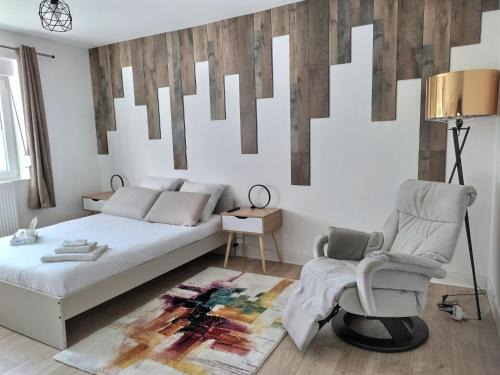 Woippy Casa | Ch privée 18m - Canapé - Netflix - Appart 120m