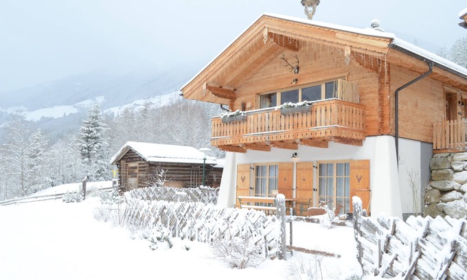 Schonbach Chalet De Esquí | Chalet "Das Zwölferl" - Arrive and feel good - with e-charging station