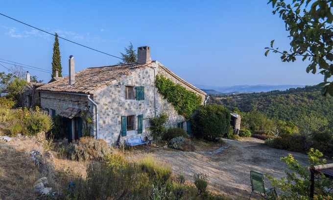 Valvigneres Casa | Deja que tu alma cuelgue en el corazón de la naturaleza.