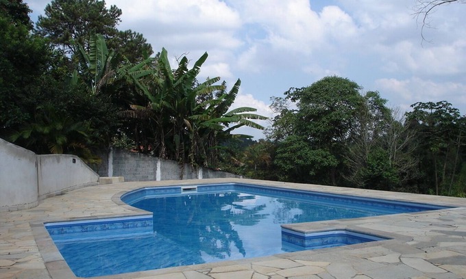 Suzano Casa | Chacara house with fireplace and lake on the property