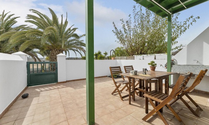 Costa Teguise Chalet De Esquí | Chafarí Garden - Costa Teguise - Casa vacacional en Lanzarote
