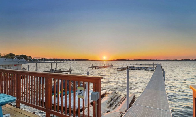 Ingleside Apartamento | Chain O' Lakes Beach Penthouse Sunset View and Boat Dock