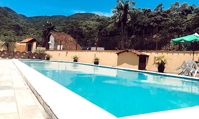 Caraguatatuba Chalet De Esquí | CHALÉ aconchegante c/ PISCINA. Região SUPER arborizada