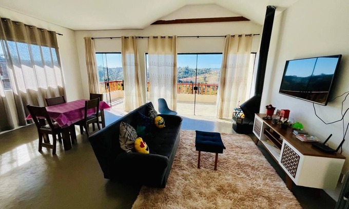 Vila Natal Hotel | Chalé Vista Linda com uma Vista Fantástica p/ as Montanhas da Suíça Brasileira!