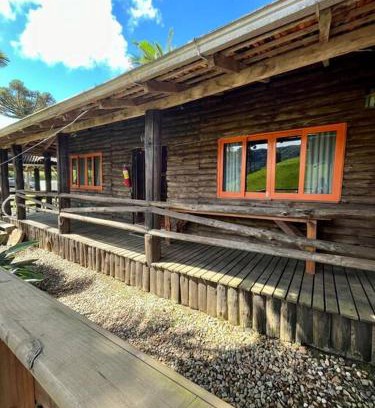 Rio dos Cedros Chalet De Esquí | Chalé canadense em Rio Bonito
