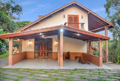 Taquacetuba Chalet De Esquí | Chalé Cobertura no Lago Piscina Churrasqueira