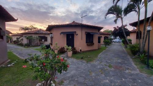 Rio das Ostras Casa | Chalé com 2 quartos a Beira Mar
