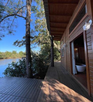 Passo de Torres Cabina | Chalé com banheira a beira do Rio Mampituba