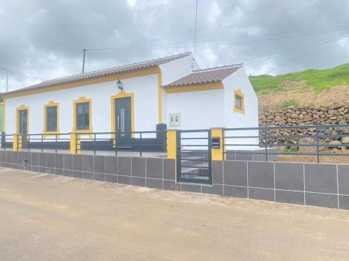 Praia da Vitoria Chalet De Esquí | Chalé da Ribeira