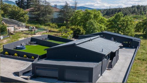 Chaves Chalet De Esquí | Chalés Avelino Carolino ll